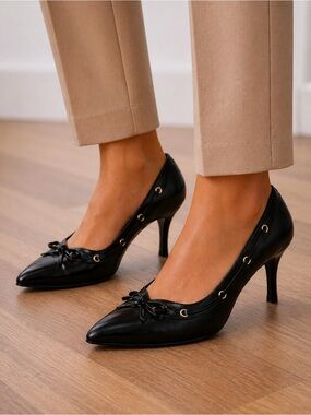 Circa Joan & David Black Leather Mid Heel Pumps Bow Pointed Toe 8M